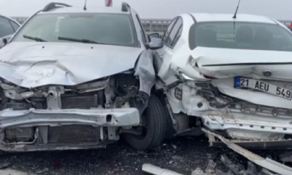 Diyarbakır'da feci kaza! Çok sayıda yaralı var